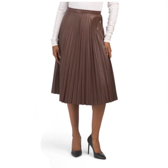 bagatelle Dresses & Skirts - 🆕 BAGATELLE • Faux Leather Skirt